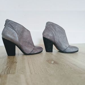 Modern Vintage booties; like Rag & Bone Margot! SM SM